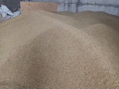 Ячмень отруби пшеница дробленка