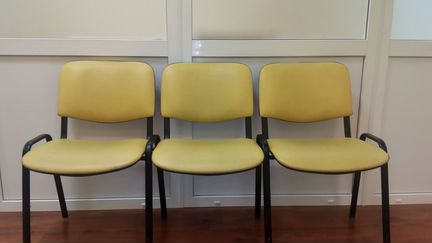 Стул (ряд из 3-х стульев) Кожзам