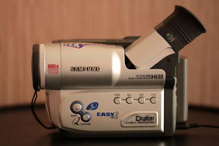 Видеокамера SAMSUNG VP-W90
