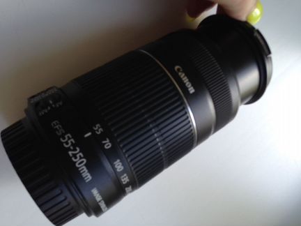 Canon zoom lens EF-S 55-250mm 1:4-5-6 IS
