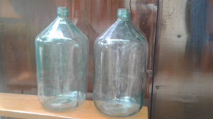 20-ти литровые стеклянные бутыли