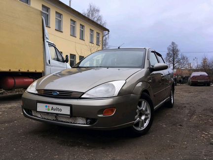 Ford Focus 2.0 МТ, 2001, седан