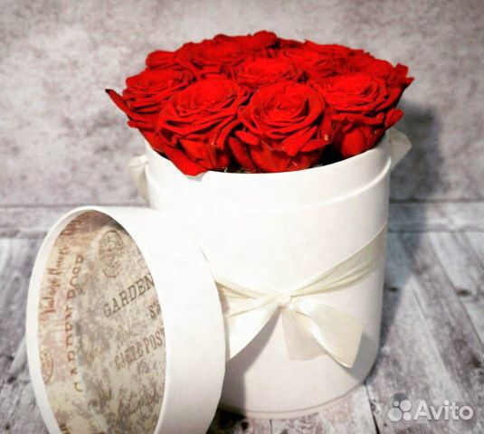 Розы в коробке, 11 роз в шляпной коробке, доставка