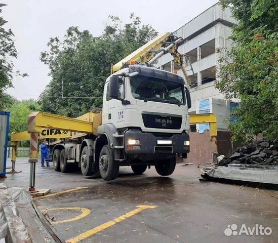 Водитель оператор автобетононасоса