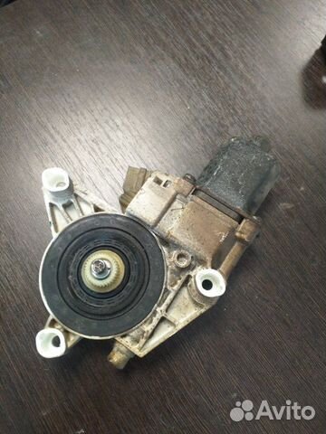 Мотор стеклоподъемника задний правый Mercedes R