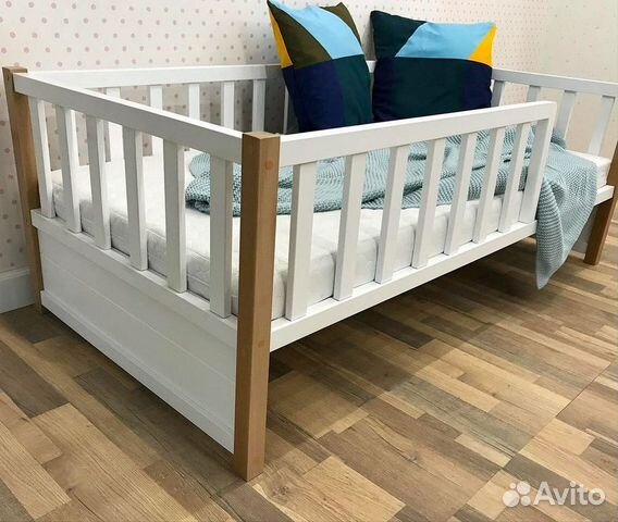 Детская кровать из массива