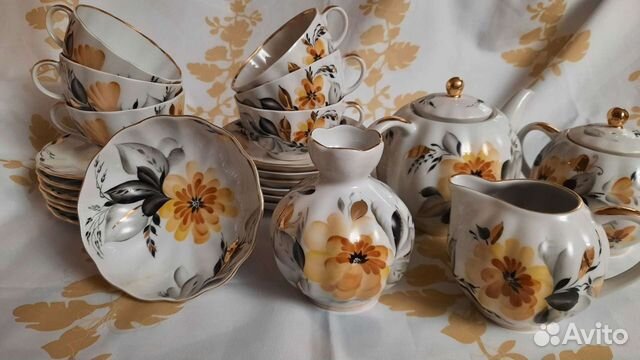 Чайный сервиз.Лфз ссср.Осенние цветы