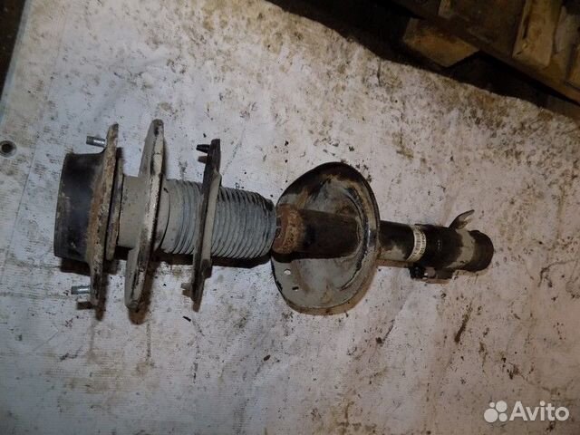 Амортизатор передний правый Impreza (G12) 2007-201