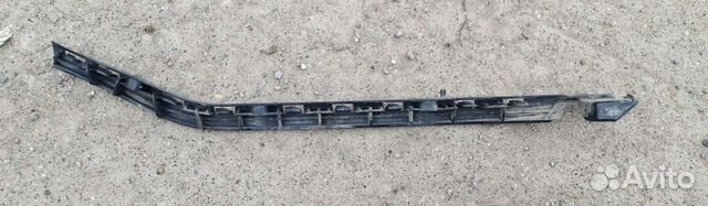 Направляющая бампера задняя Mercedes W204