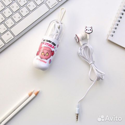 Вакуумные наушники в капсуле с принтом