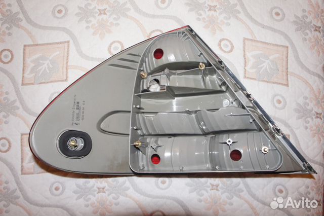 Фонарь задний правый Mercedes W211