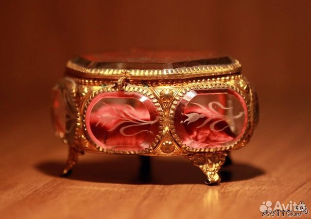 Антикварный ларчик для драгоценностей бижутерии