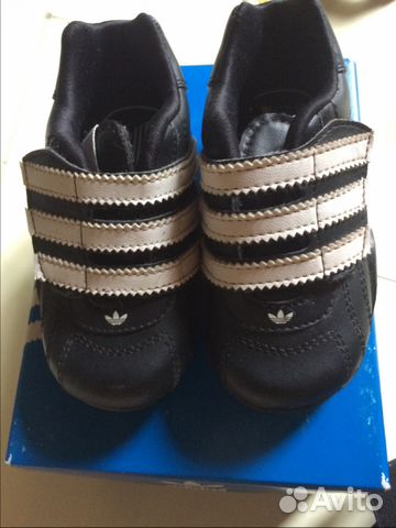 Кожаные кроссовки adidas (20) Кожаные кроссовки adidas (20)