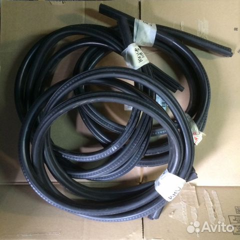 Уплотнитель двери бмв E84 X1 Уплотнитель двери бмв E84 X1