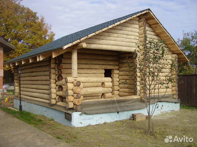 Деревянный сруб из бревна Деревянный сруб из бревна