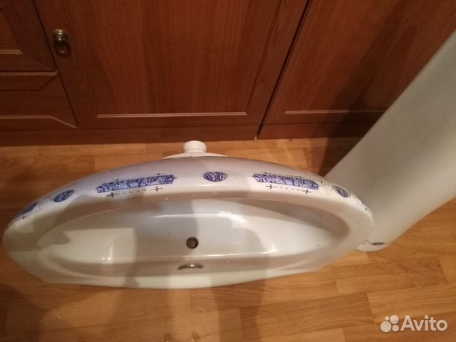 Раковина тюльпан с пьедесталом Раковина тюльпан с пьедесталом