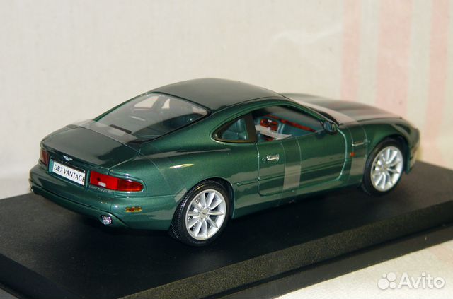 Модель авто aston martin DB7 vantage м 1:18