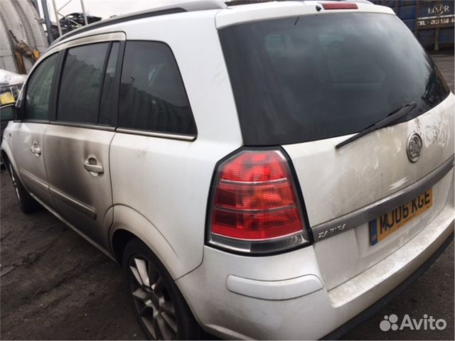 Дверь капот фара бампер Opel Zafira B
