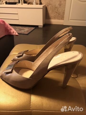 Босоножки бежевые кожанные лакированные Grey mer Босоножки бежевые кожанные лакированные Grey mer