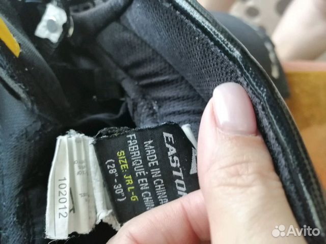 Продам хоккейные шорты б/у