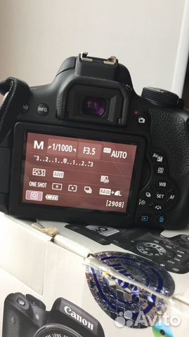 Canon EOS 750D EF-S 18-135мм IS STM Kit