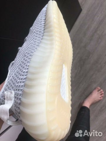 Кроссовки новые 42р Adidas Yeezy Boost V2 рефлекти Кроссовки новые 42р Adidas Yeezy Boost V2 рефлекти