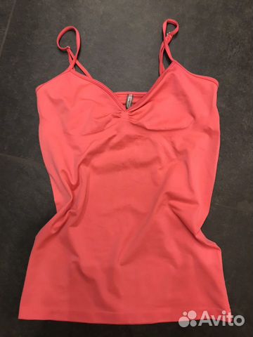 Спортивный топ Guess, р-р S Спортивный топ Guess, р-р S