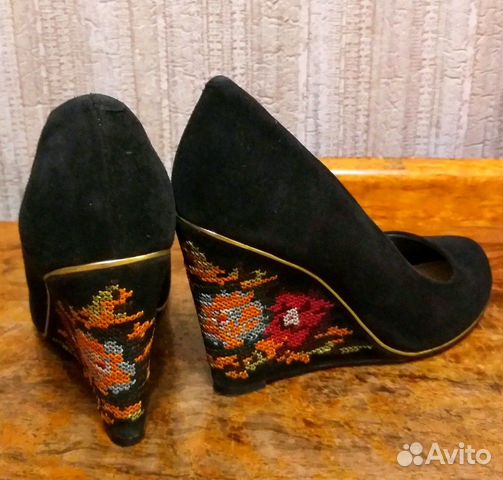 Замшевые туфли на танкетке, р. 39 Замшевые туфли на танкетке, р. 39