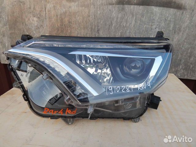 Фара левая Toyota RAV4 4