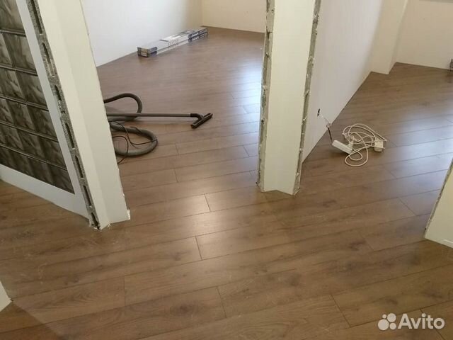 Укладка ламината, паркета, кварц винила