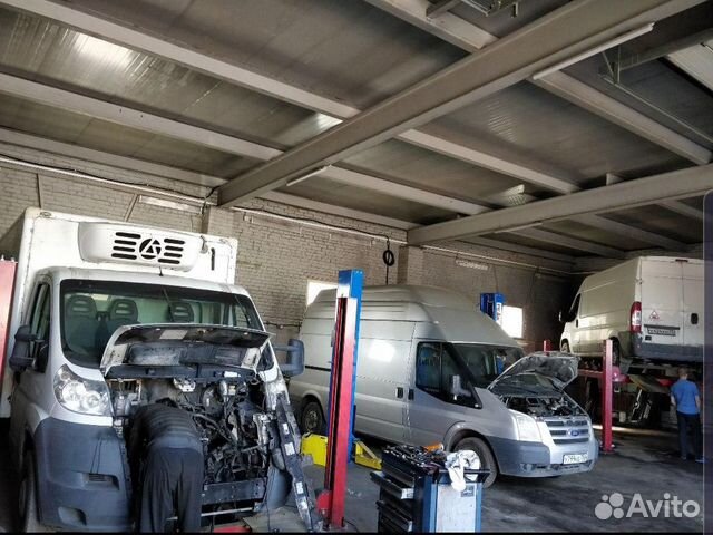 Блок предохранителей под капотом Форд Транзит 2.4