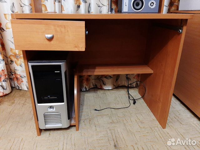 Компьютерный стол Компьютерный стол