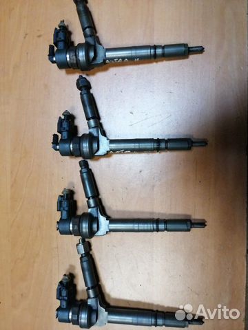 Форсунка Опель Астра Н 1,7 cdti 0445110175