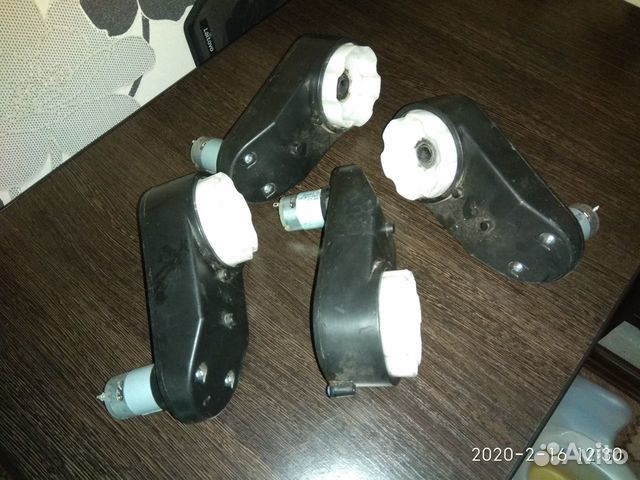 Электромобиль с пультом управления Электромобиль с пультом управления