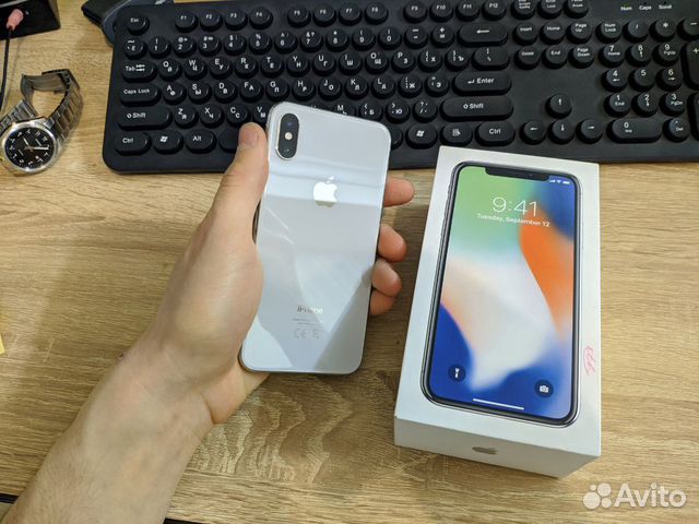 iPhone X - 64 Гб