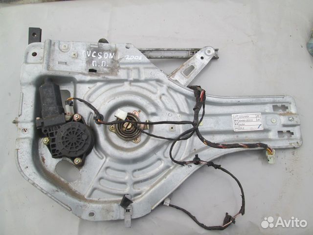 Стеклоподъемник передний правый Hyundai Tucson