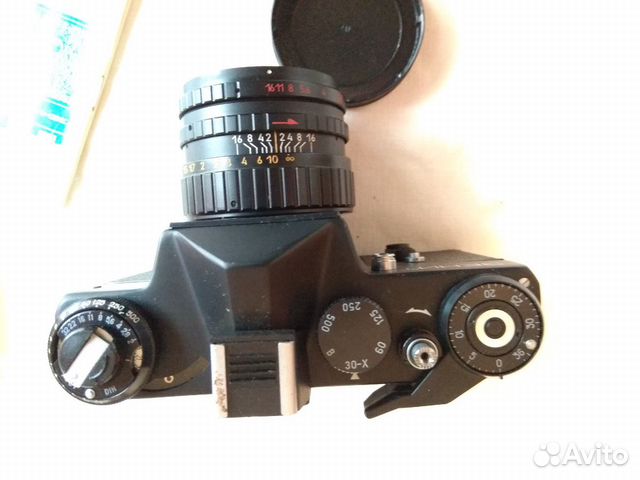 Фотоаппарат зенит ет в коробке и со вспышкой Фотоаппарат зенит ет в коробке и со вспышкой