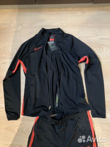 Спортивный костюм Nike (М) оригинал Спортивный костюм Nike (М) оригинал