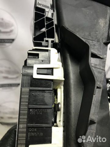 Замок двери передней правой Mercedes W204 C 2007-2 Замок двери передней правой Mercedes W204 C 2007-2