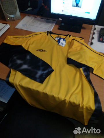 Свитер вратарский Umbro Свитер вратарский Umbro
