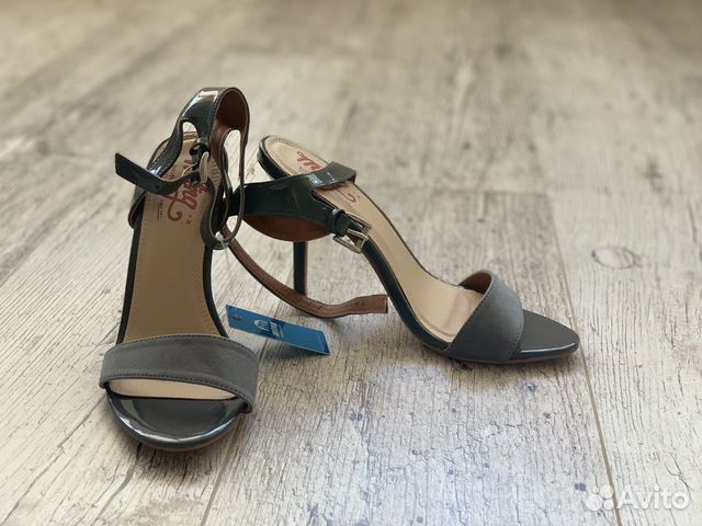 Босоножки Mustang