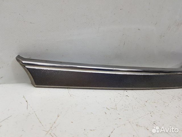 Хром решетки радиатора левый Toyota Hilux 8 2015