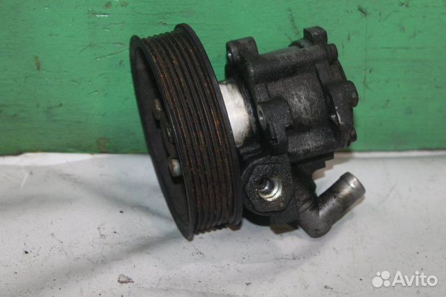 Насос гур A0024663901 Мерседес вито W638 2.8L