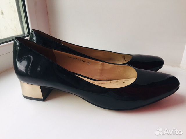 Лакированные туфли RiaRosa на низком каблуке 40 р