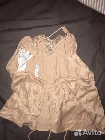 Новый топ из вискозы с открытой спиной Zara xs Новый топ из вискозы с открытой спиной Zara xs