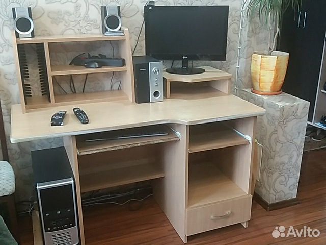 Компьютерный стол