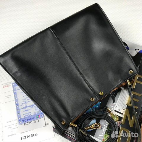 Новая женская сумка на плечо Fendi Peekaboo черная Новая женская сумка на плечо Fendi Peekaboo черная