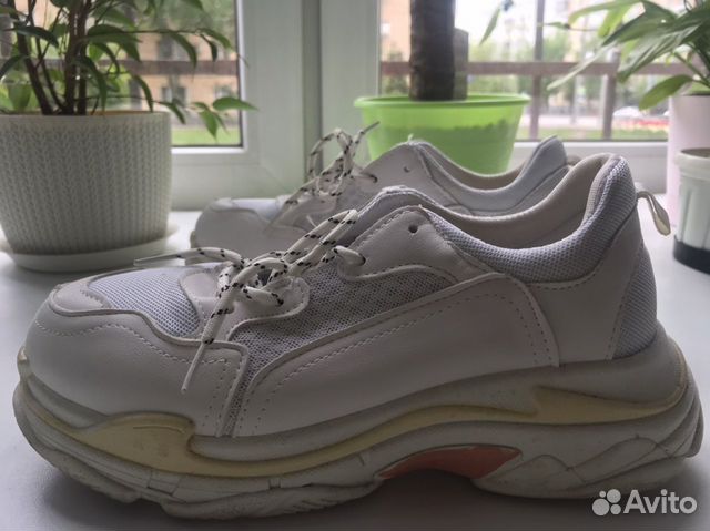 Кроссовки женские