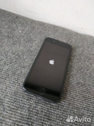 Телефон iPhone 7 32