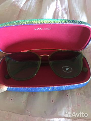 Солнечные стильные очки